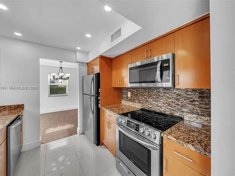247 Bird Rd #- — Photo 11