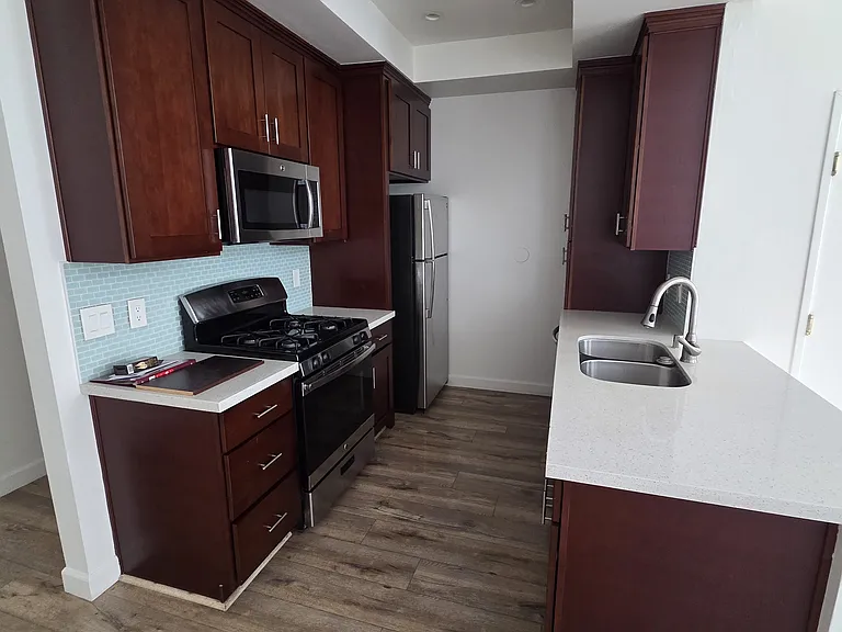 1130 Rexford Dr #7 — Photo 2
