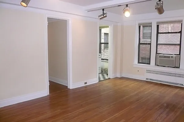 Sold by Akam Sales and Brokerage | media 5