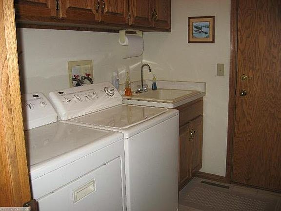 5th image of 934 S Highview Circle