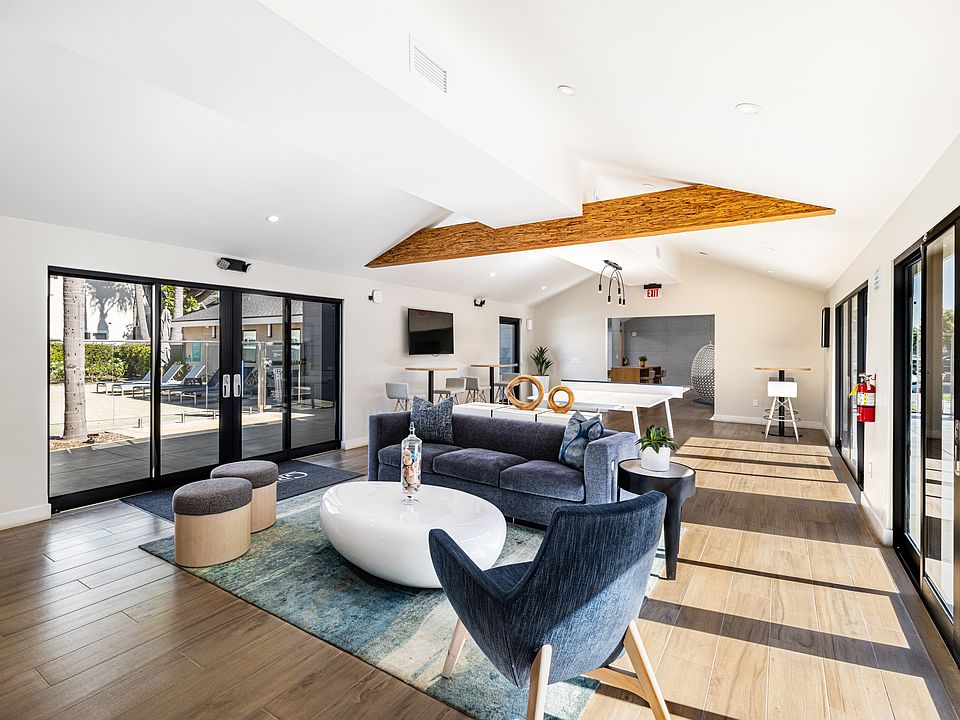 Clubhouse | Apartments in Huntington Beach, CA | The Breakwater Apartment