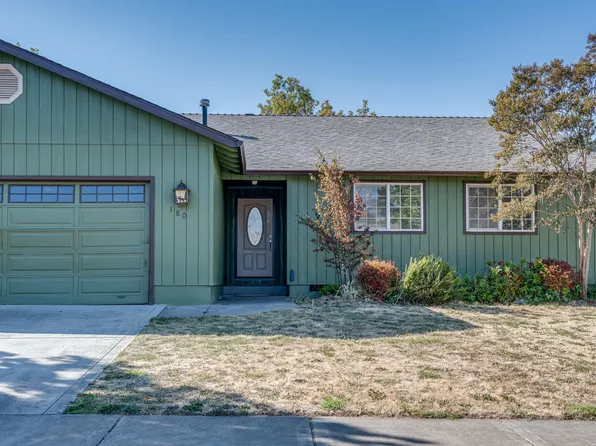 180 Brierwood Dr, Talent, OR 97540