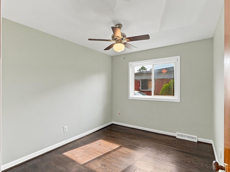 926 Woodlawn Ave, photo 15
