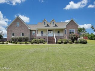 126 Dogwood Ln, Hampstead, NC 28443