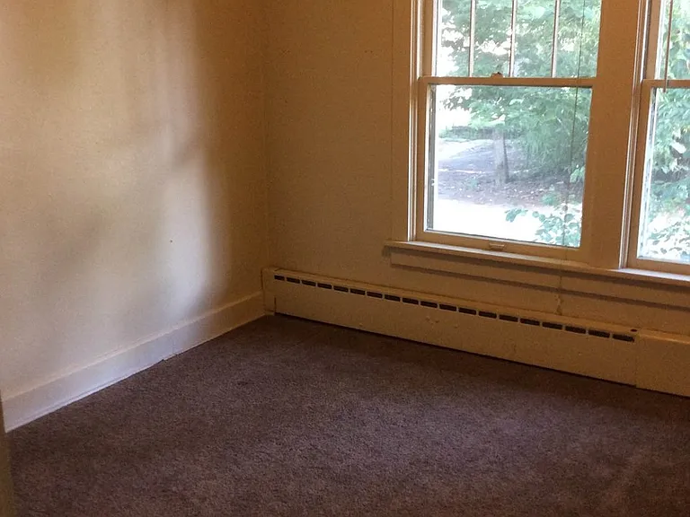 630 S Whitcomb St — Photo 2