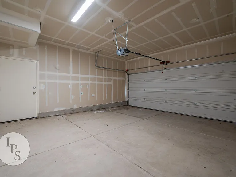 6052 E Bishop Ln — Photo 27