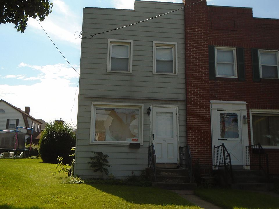 1st image of 224 E Jackson St