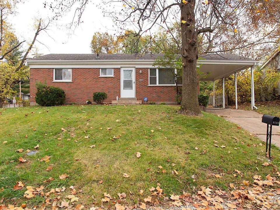 1st image of 9740 Lilac Dr