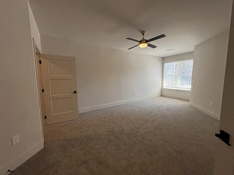 District on the Etowah Apartments — Photo 466