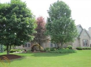 17697 Rolling Woods Cir, Northville, MI 48168