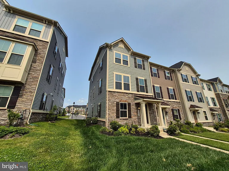 6054 Fallfish Ct — Photo 4