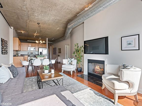 5th image of 1305 S Michigan Ave #74