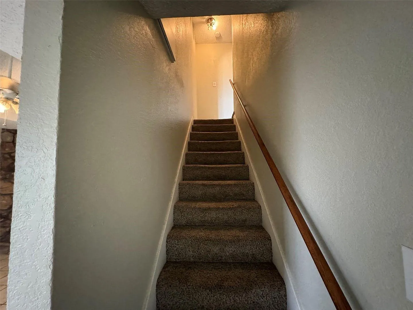 3 bed, 1251 sqft, $1,800 — Photo 2