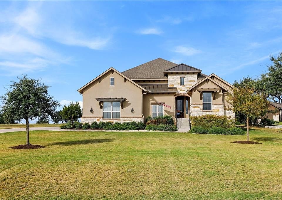 1st image of 234 Bluff Woods Dr