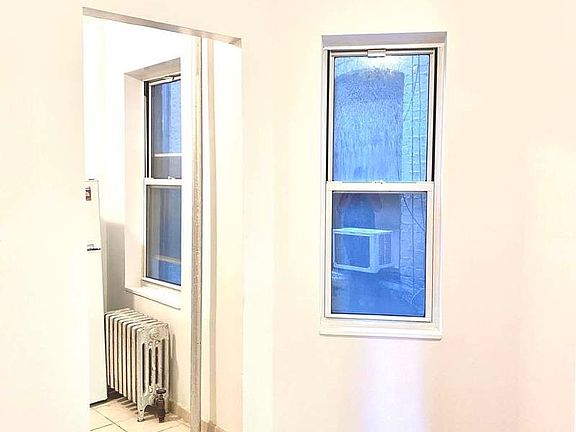 4th image of 717 E 5th St APT 3B