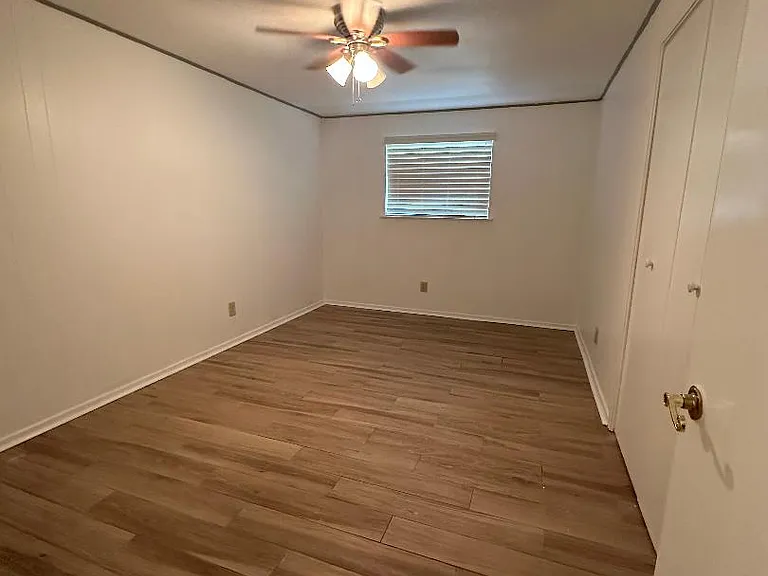 532 Oak Grove Ln — Photo 18