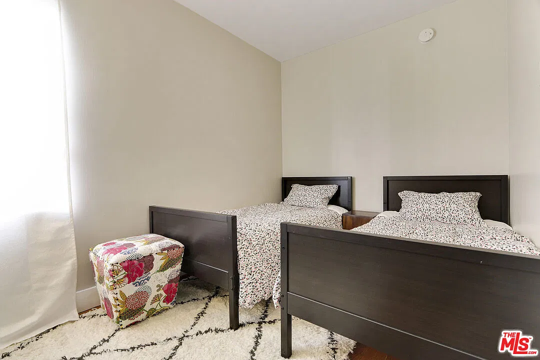 2 bed, 2.0 bath, 1000 sqft, $3,600 — Photo 4