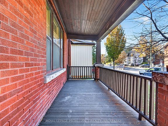 3rd image of 558 Brock St
