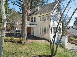 447 W College St, Granville, OH 43023