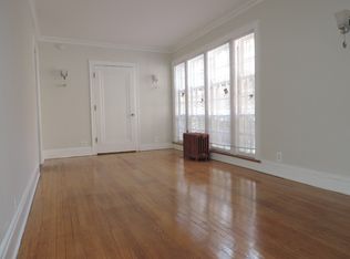 429 Linden Ave #G3, Wilmette, IL 60091