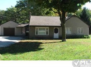 2040 Whitehall Rd, Muskegon, MI 49445
