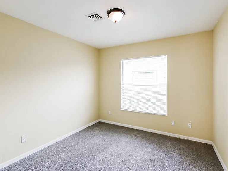 2320 Douglas St — Photo 13