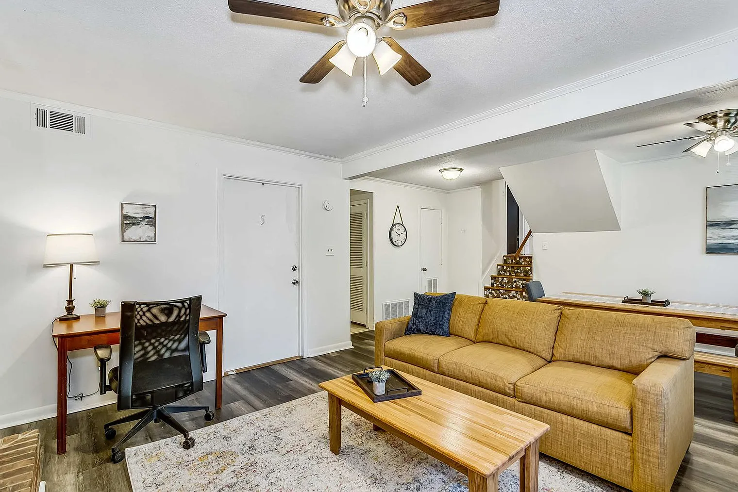5 bed, 5.0 bath, 1915 sqft, $4,115 — Photo 4