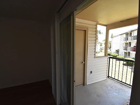 5th image of 1908 Lake Atriums Cir APT 18