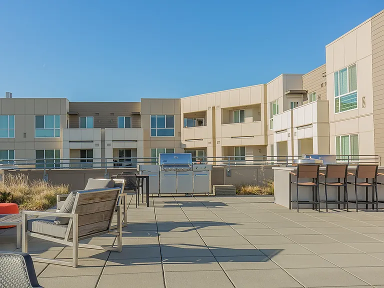 Rooftop Outdoor Living & Grilling Stations
