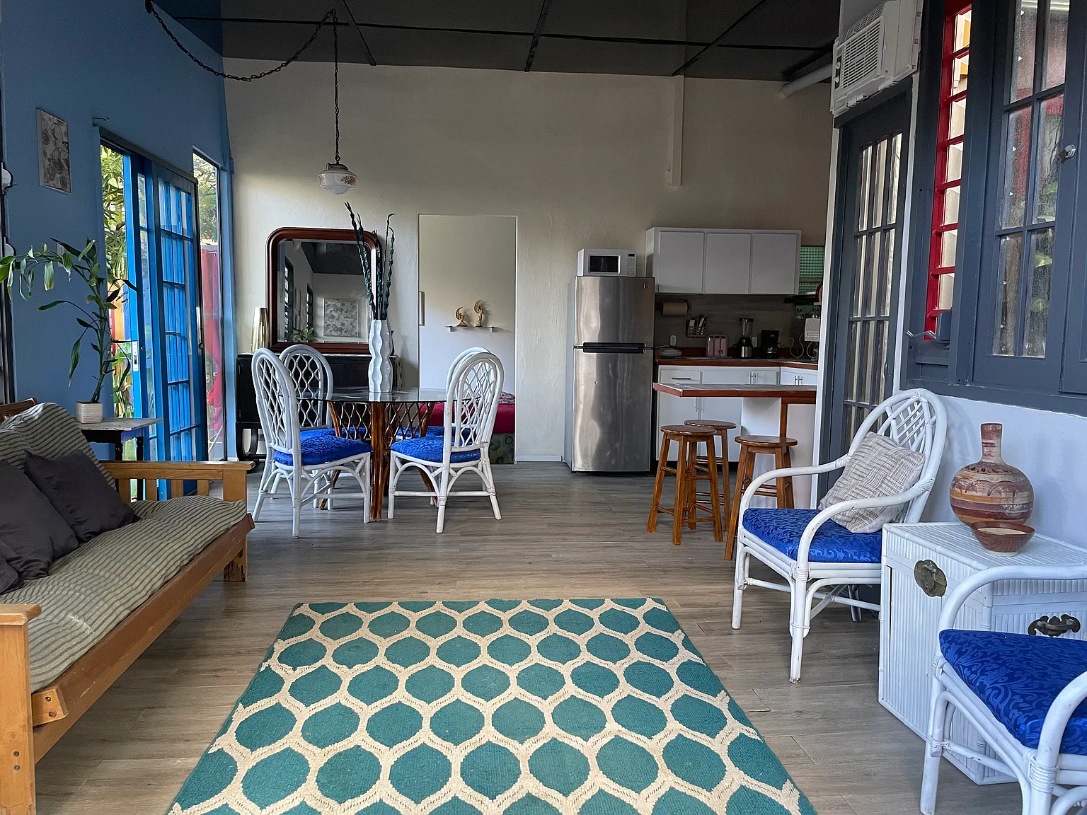 1 bed, 700 sqft, $2,000 — Photo 3