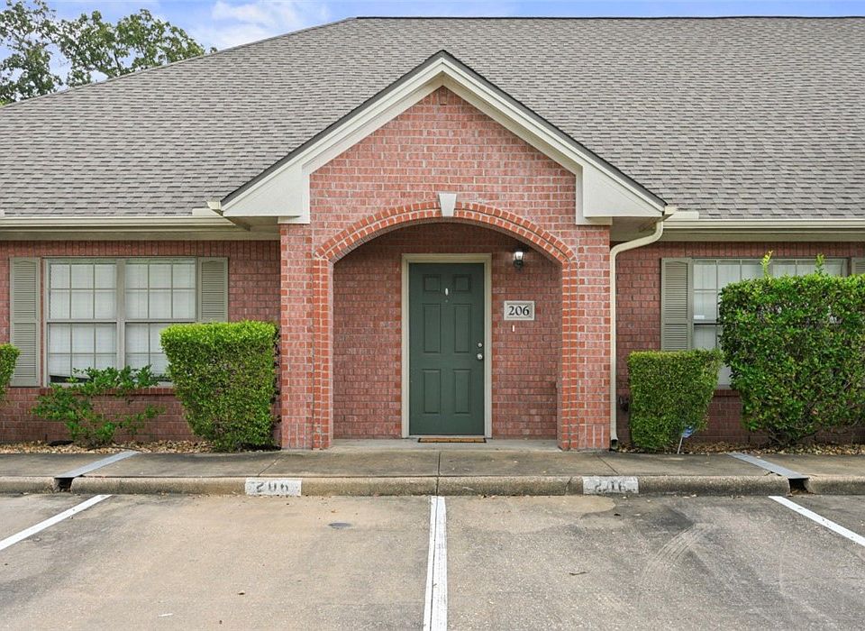 1st image of 1702 Deacon Dr APT 206