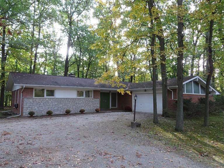 1st image of 2534 Roseland Dr