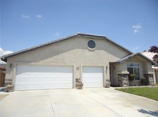 14198 Dartmouth St, Hesperia, CA 92344