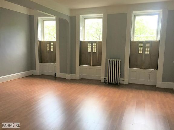 4th image of 757 Jefferson Ave #2