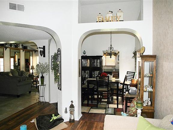 5th image of 45326 Thornwood Ave