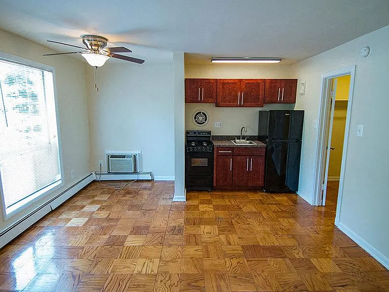 Dore Apartments — Photo 22