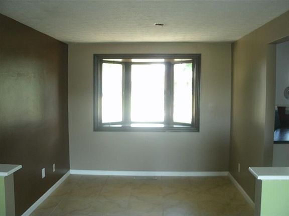4th image of 6120 Buckman Dr