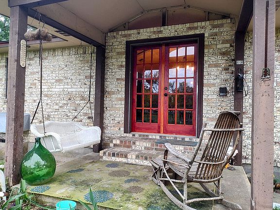 2nd image of 18 Stanfield Ln