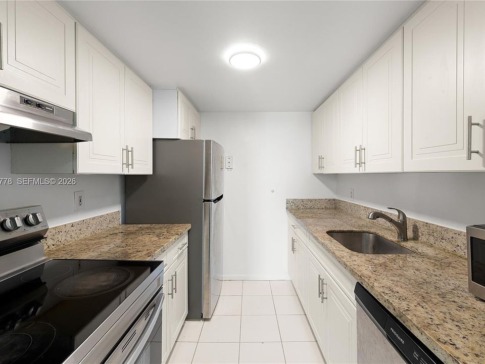 1st image of 2350 NE 135th St APT 812