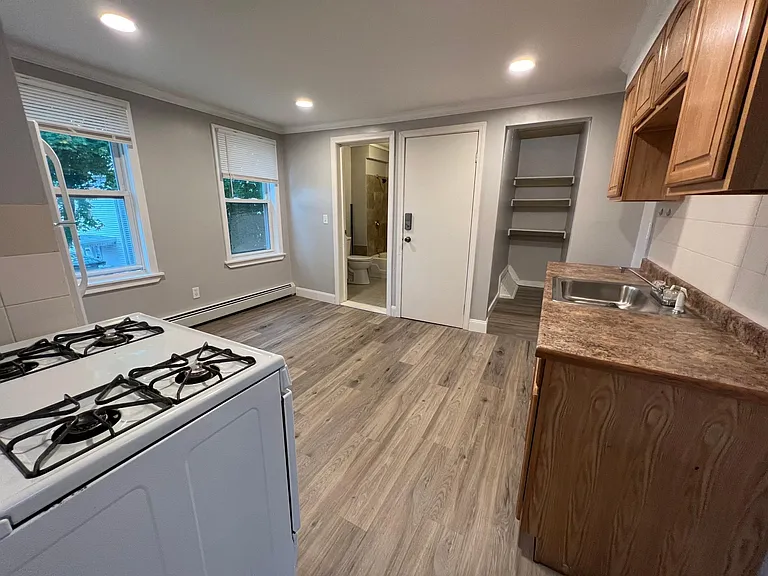 16 Bellmore St #2 — Photo 10