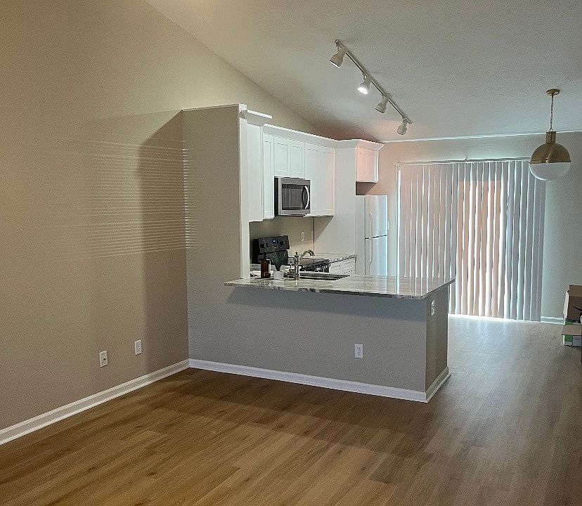 2nd image of 18528 Harvest Meadows Dr W