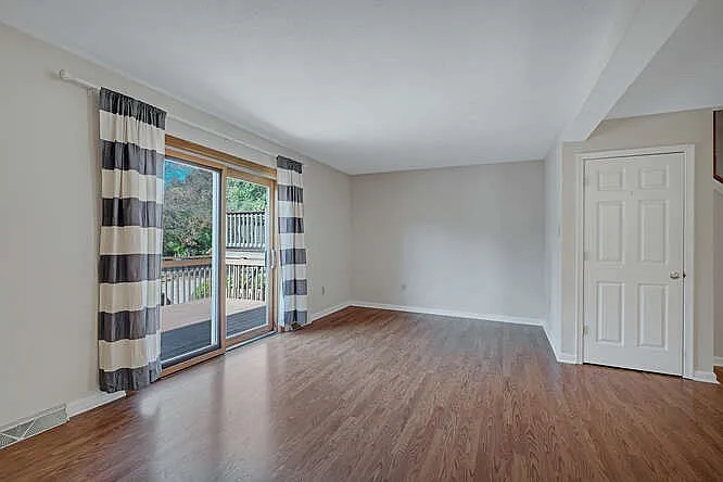 512 Crossbridge Dr — Photo 10