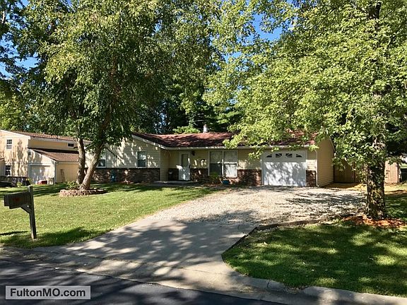 2nd image of 241 N Broadview Ct