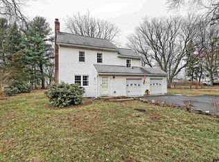 508 Bloomingrove Dr, Rensselaer, NY 12144