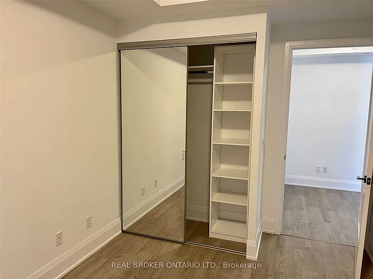 101 Erskine Ave #1801 — Photo 9