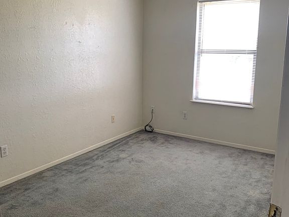 4th image of 1110 Leslie Cir APT C