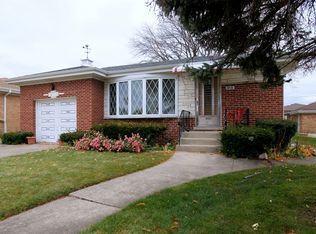 8928 Oriole Ave, Morton Grove, IL 60053