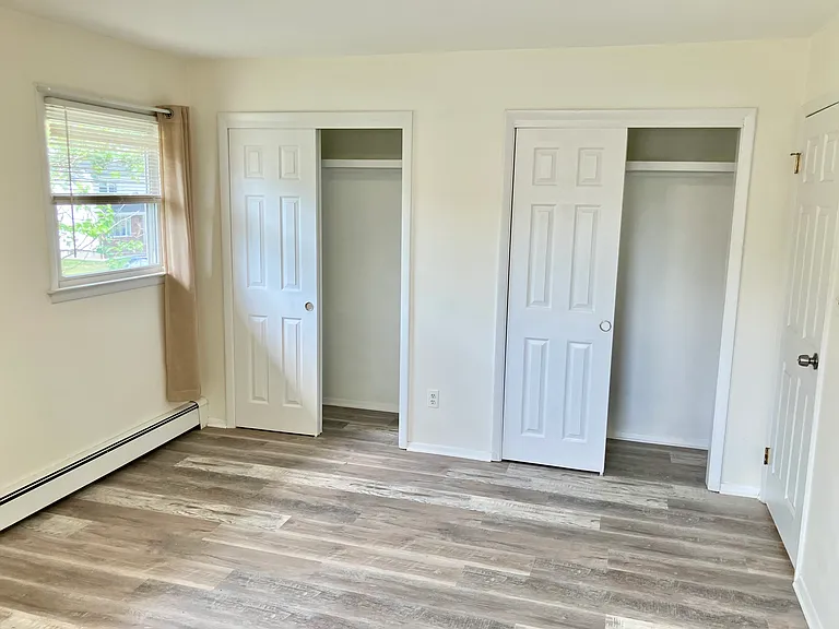 LARGE BEDROOM 1