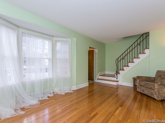3rd image of 5323 S New England Ave