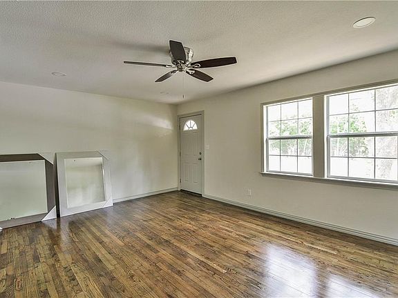 4th image of 618 W Live Oak St